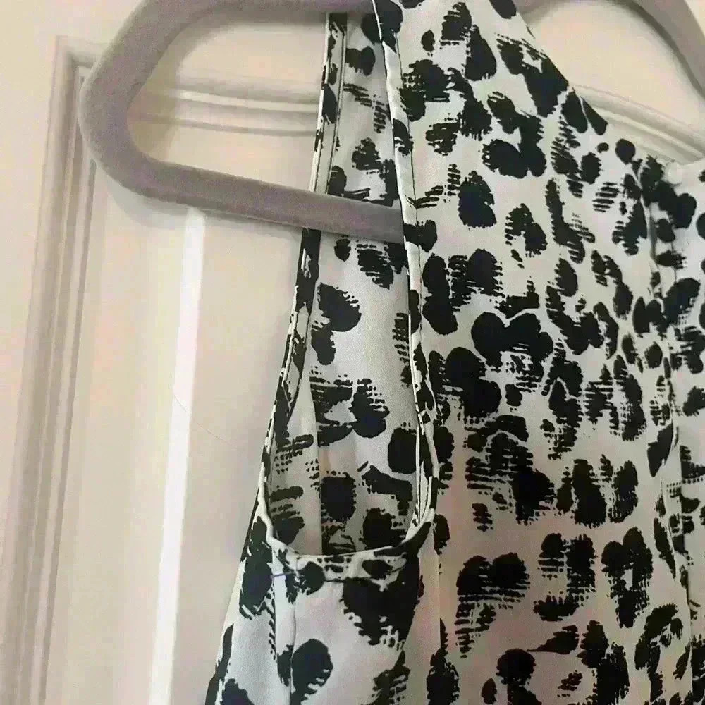 EUC Merona Brand Sleeveless White Blouse with Black Design Women’s XS - Picture 9 of 11